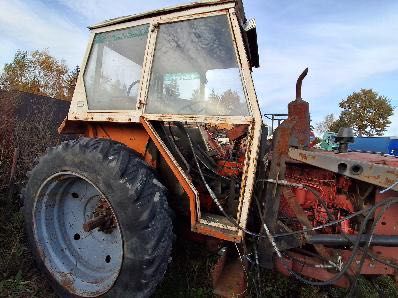 Traktor MTZ z turem po rgeneealnym remoncie