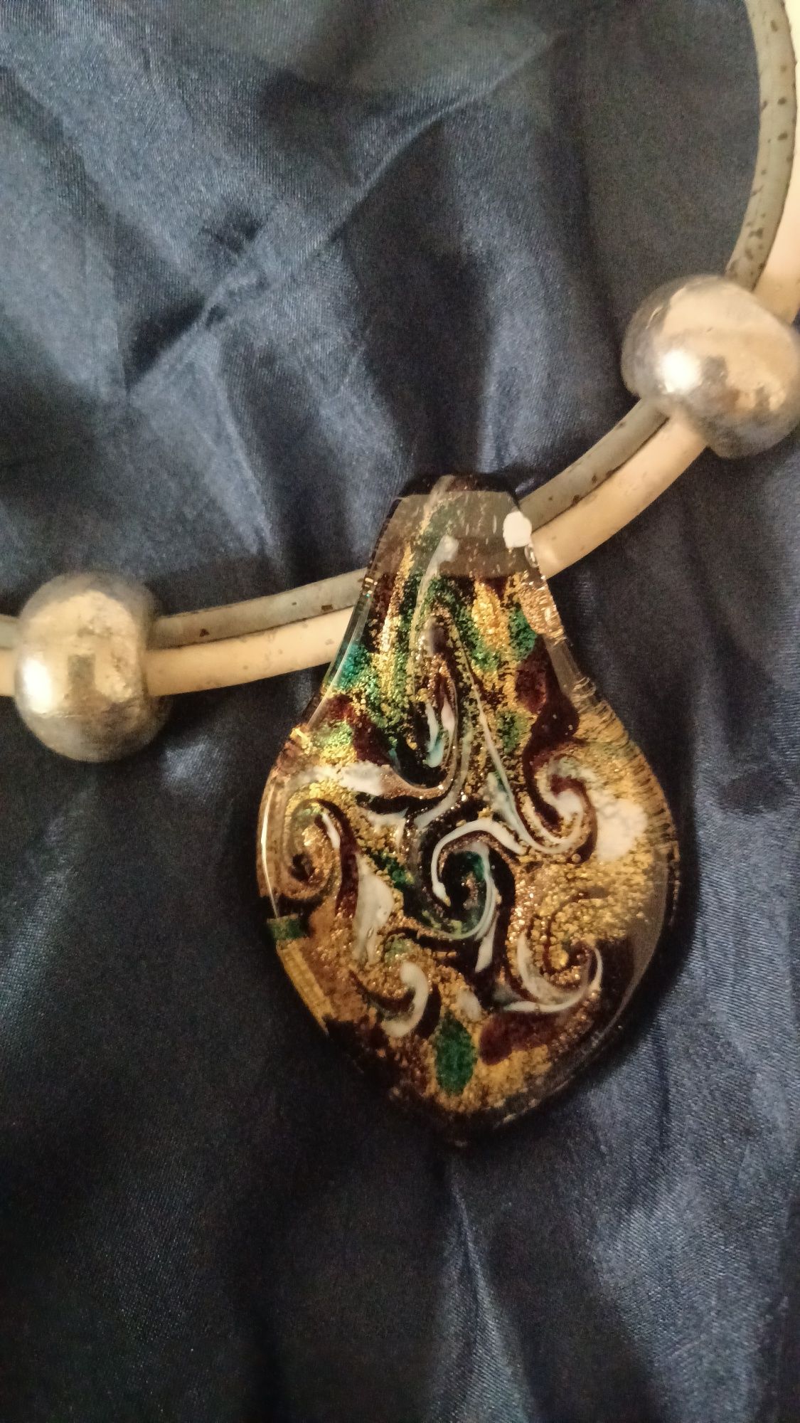 Colar artesanal com pendente