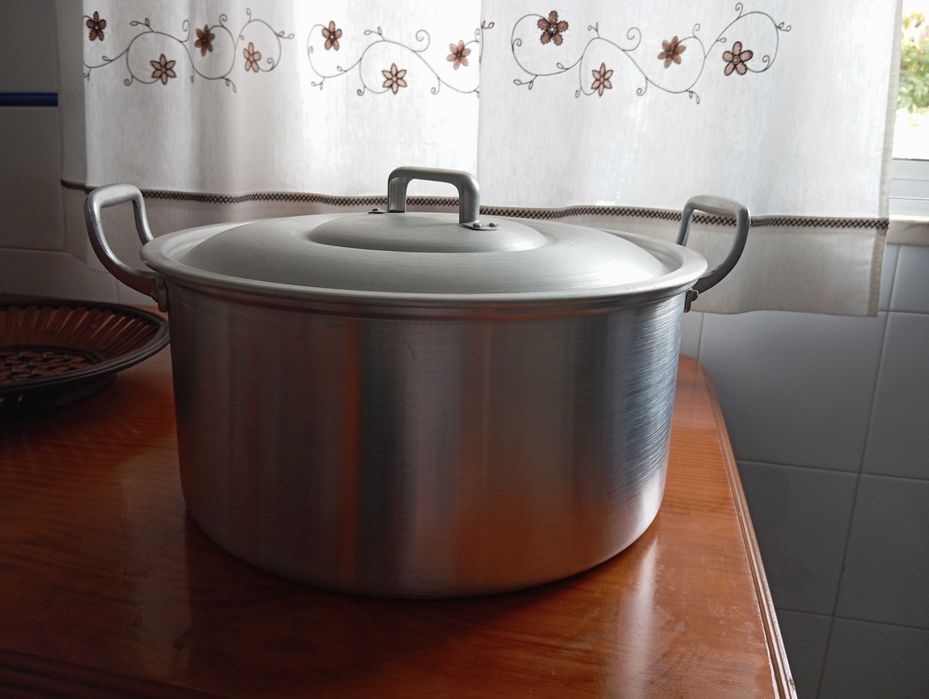 Panela de alumínio - para destralhar