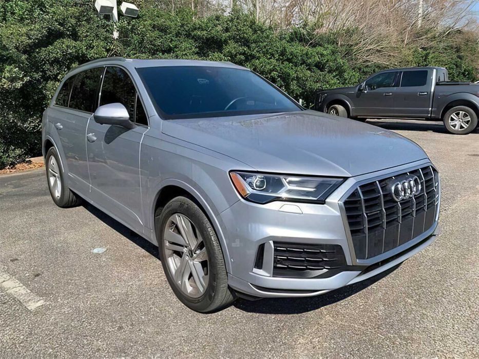 Audi Q7 quattro      2021