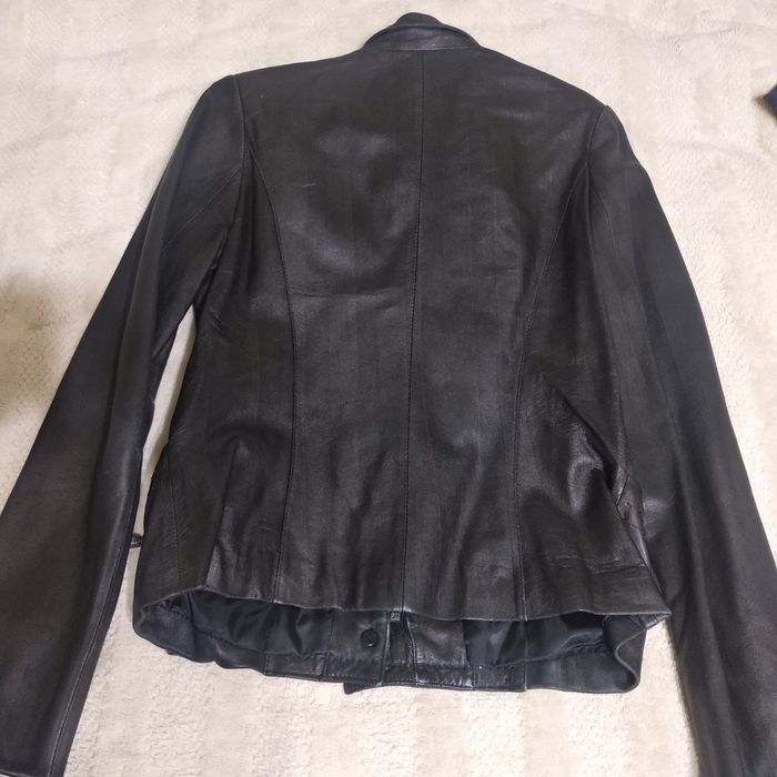 Шкіряний піджак.