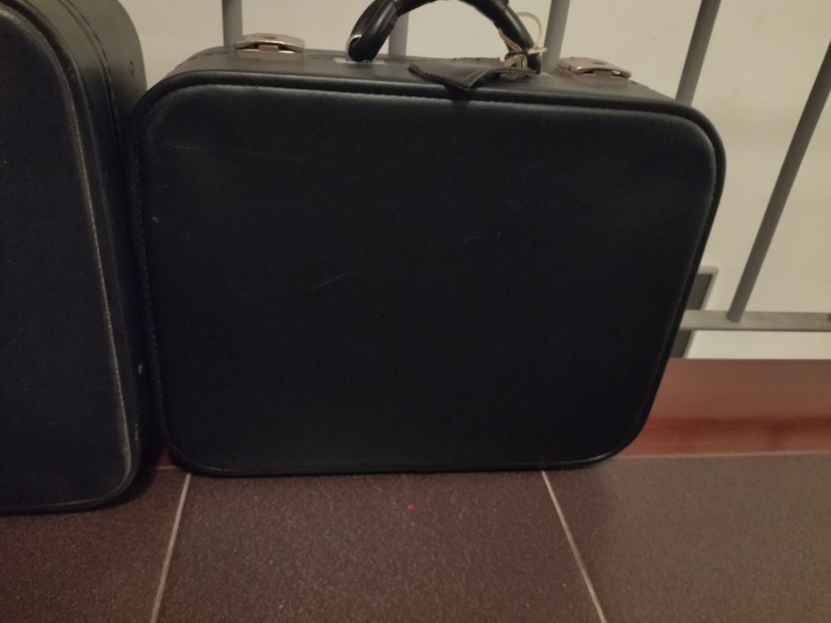 Malas de viagem escuras