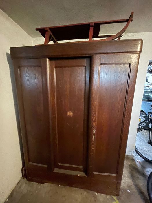 Drewniana szafa rustykalna 100-letnia