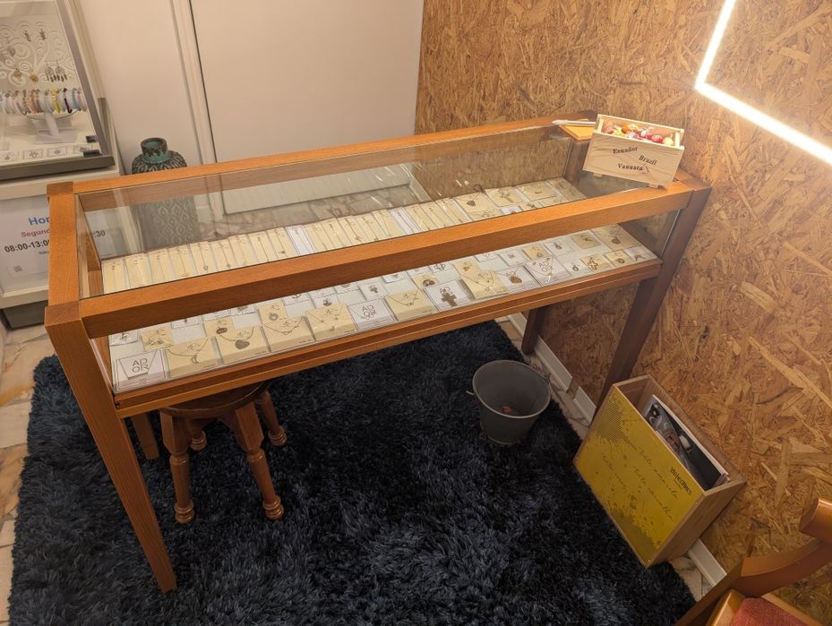 Móvel balcão vitrine