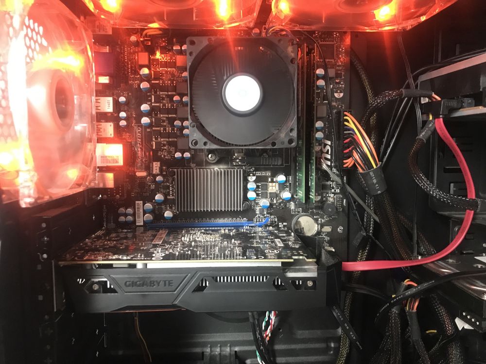 AMD (fx)8320-E/gtx 1050