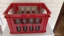 Skrzynka z butelkami coca-coli 0.25 l czasy PRL