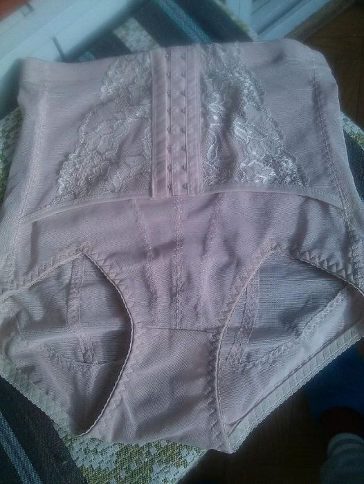 Жіноча корегуюча білизна