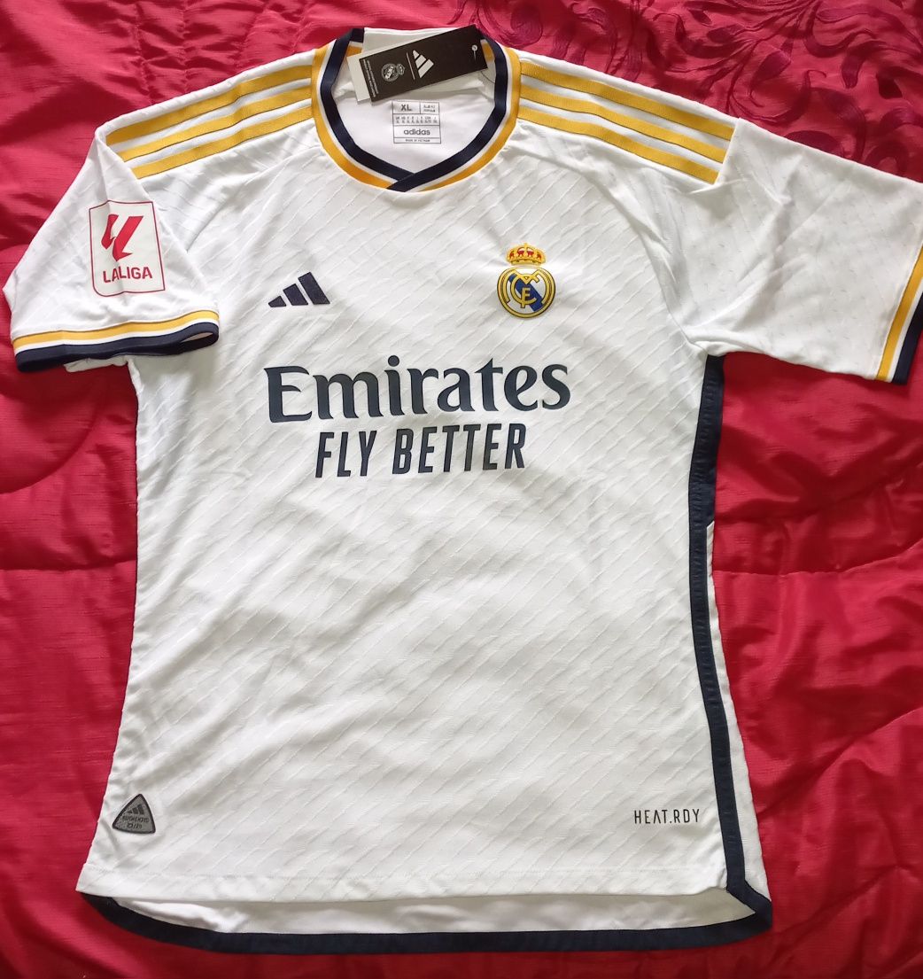 Réplica Camisola Real Madrid 2023/2024