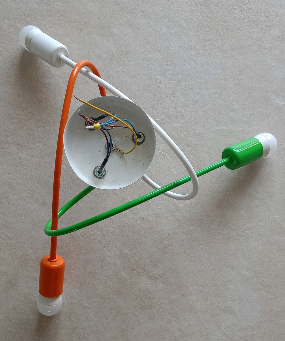 Lampa sufitowa do pokoju dziecięcego