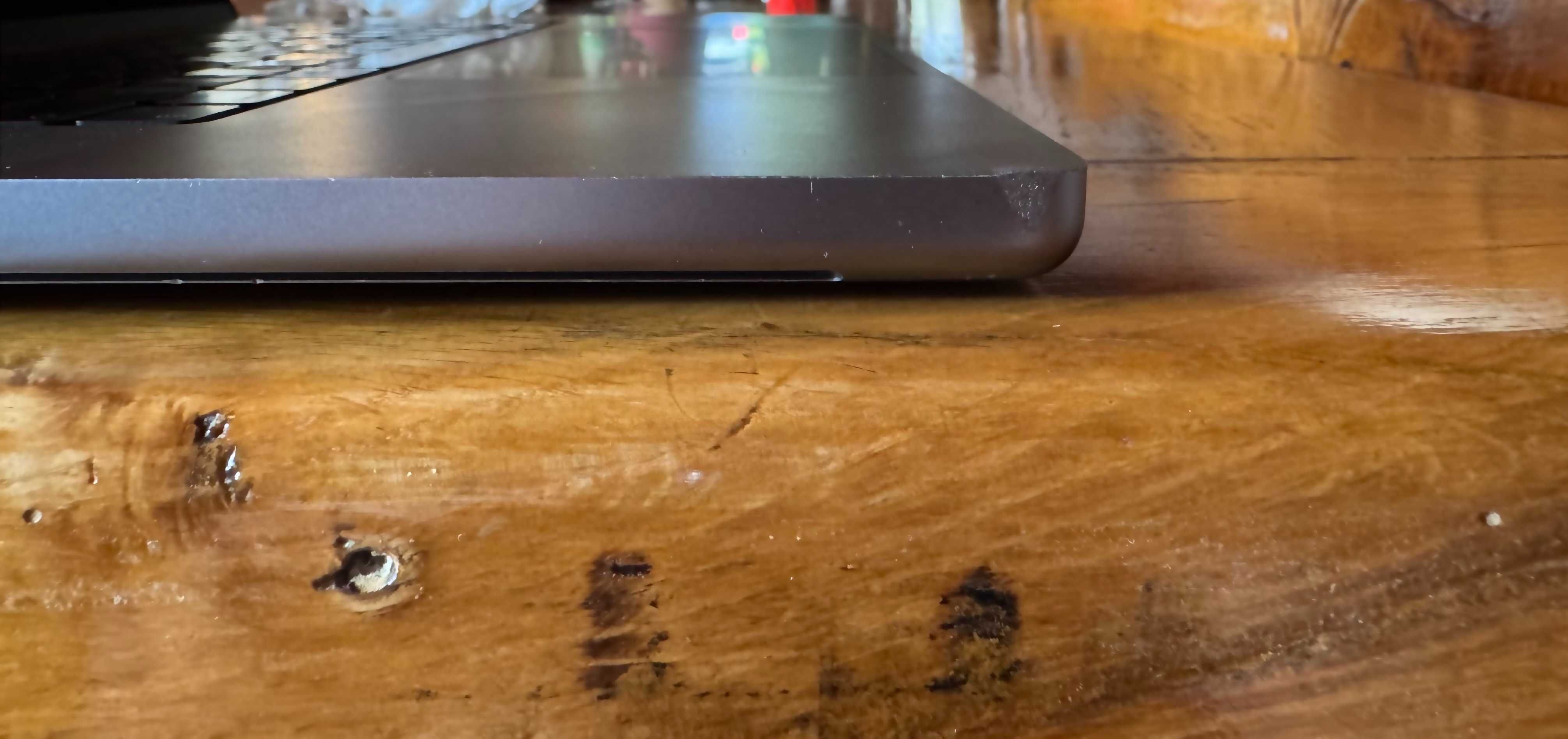 MacBook Pro 16″ 2021 M1 Max 64 GB/2 TB – EN+RU – € 1750 negociável