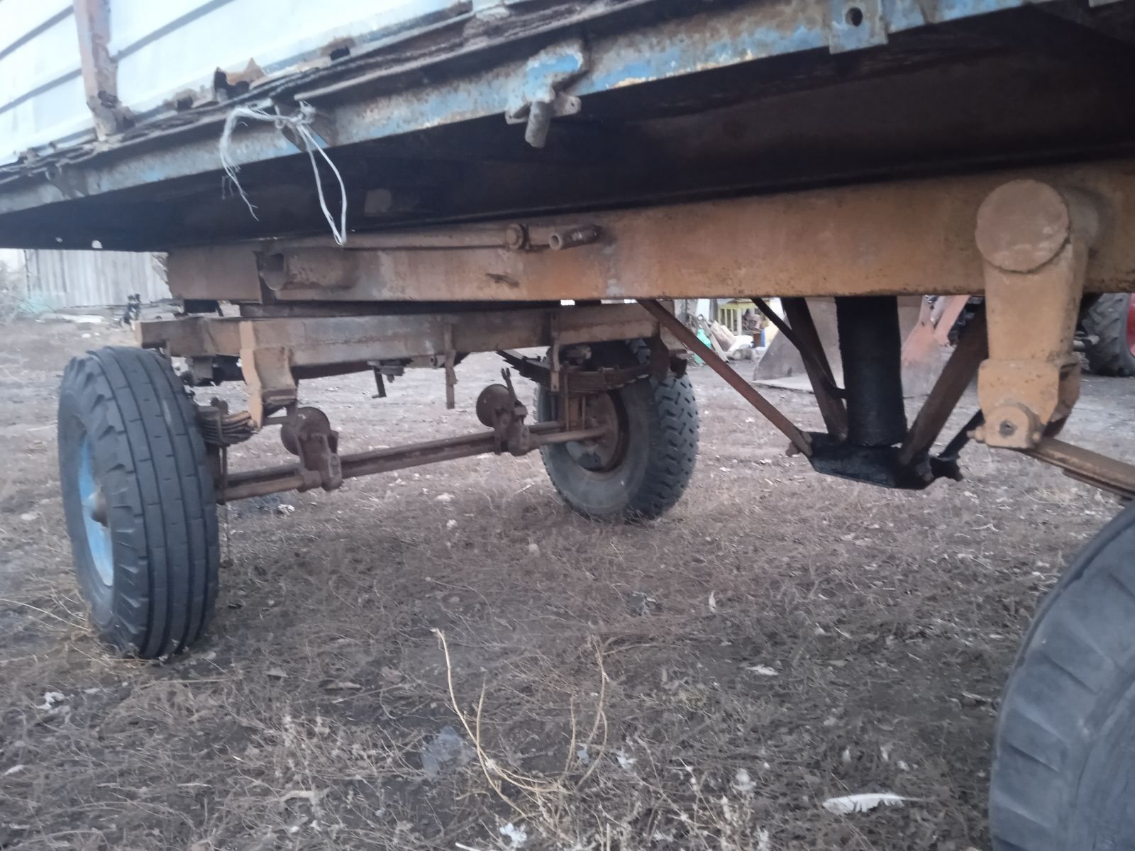 Прицеп тракторний птс на кругу