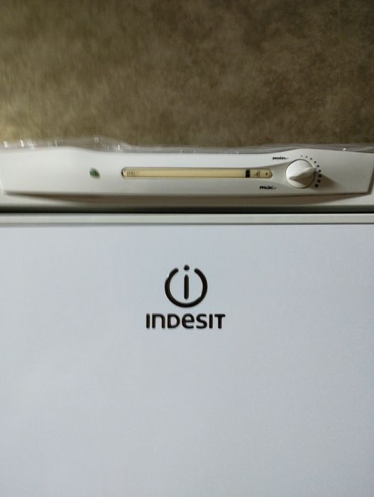 Холодильник indesit