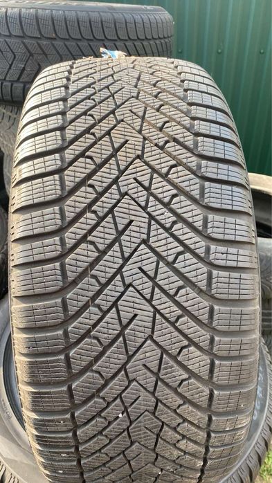 Продаж зимових/всесезонних шин