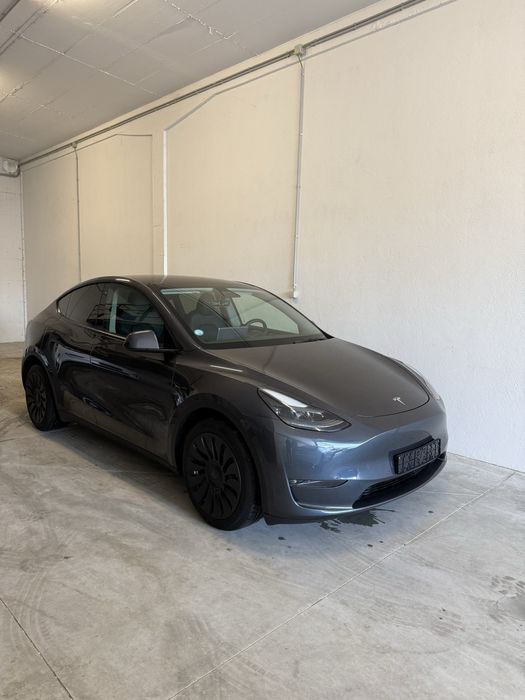 Tesla Model Y Long Range Dual Motor