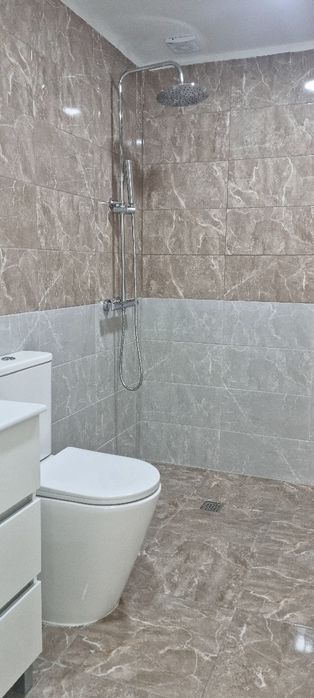 Armazém Feijó- 240m2 com 4 portões e 2 portas de vidro