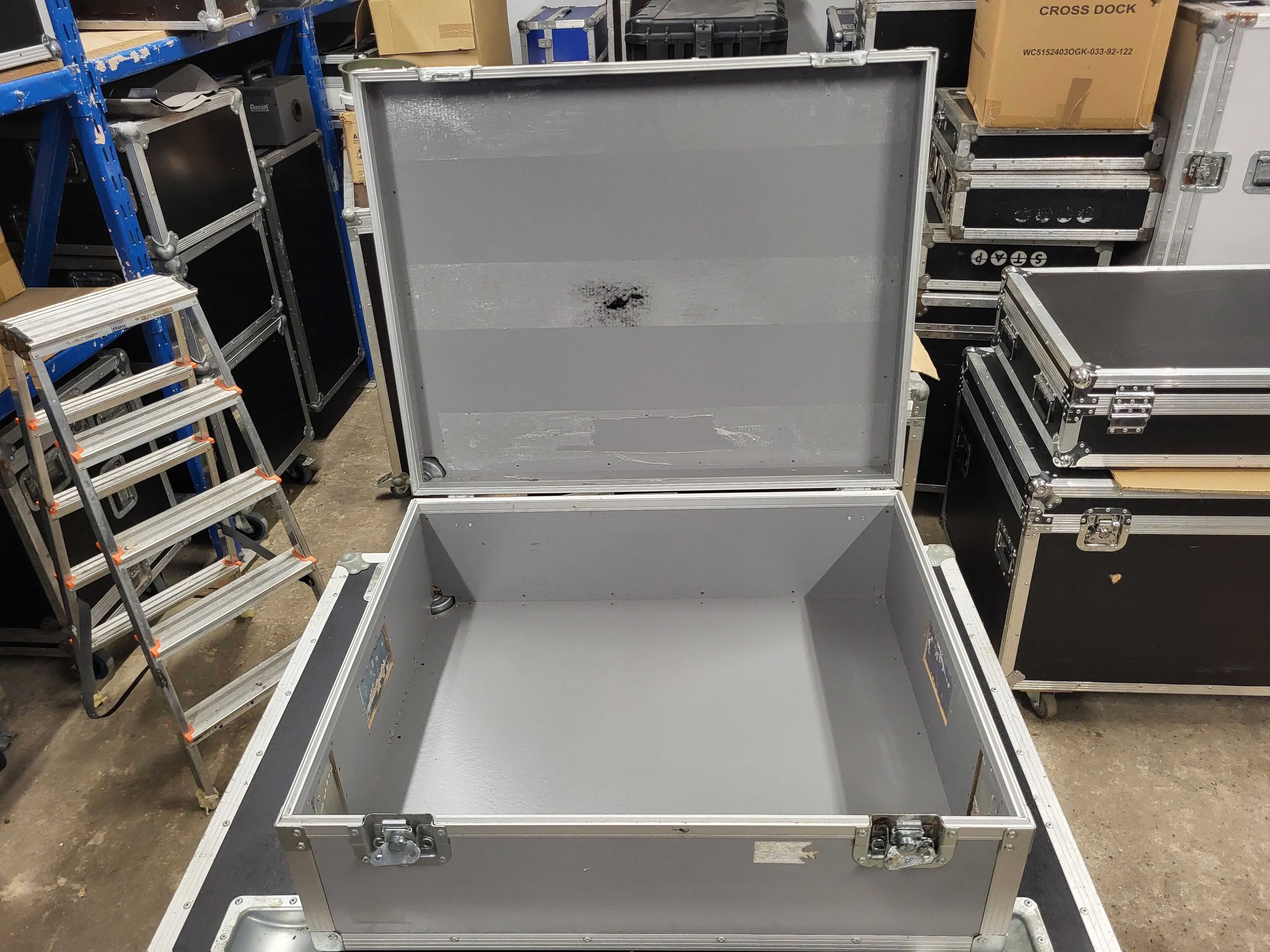 CASE 75x60x20 (koła) / FAKTURA