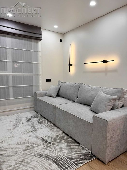 Квартира з новим ремонтом в центрі міста з автономним опаленням