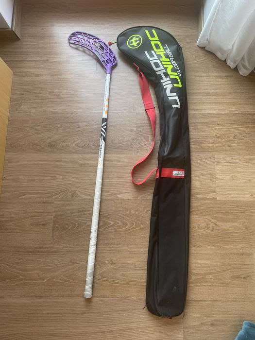 Kij do unihokeja dla osób leworęcznych oraz pokrowiec i dwie piłki