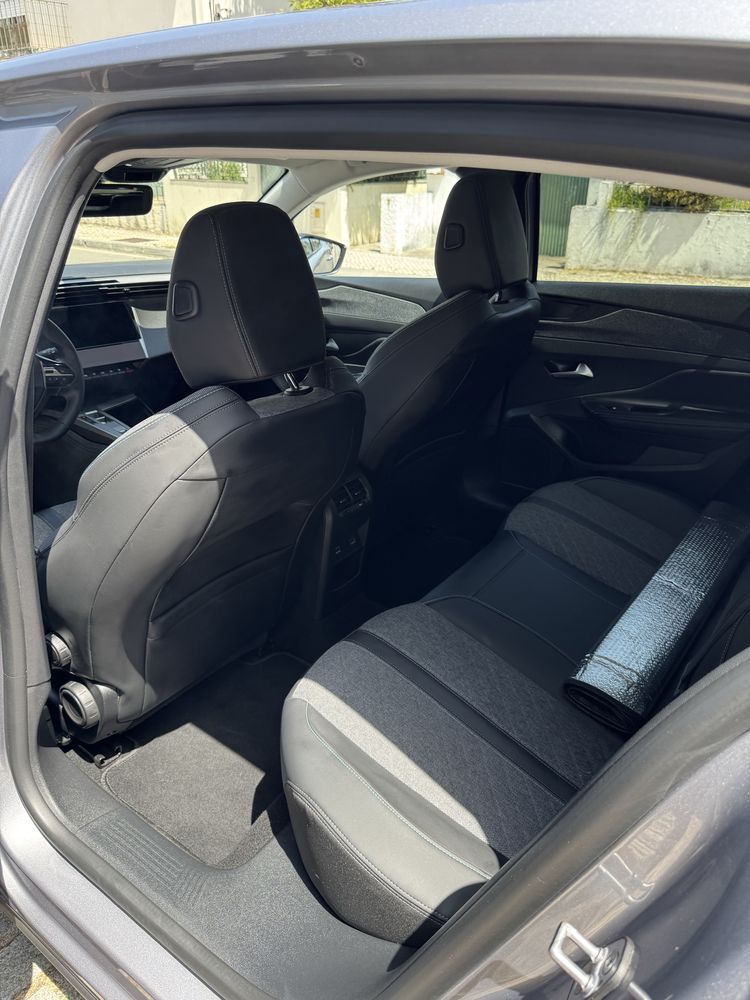Vendo peugeot 408 1.2 PureTech Allure EAT8 em peefeitas condições.