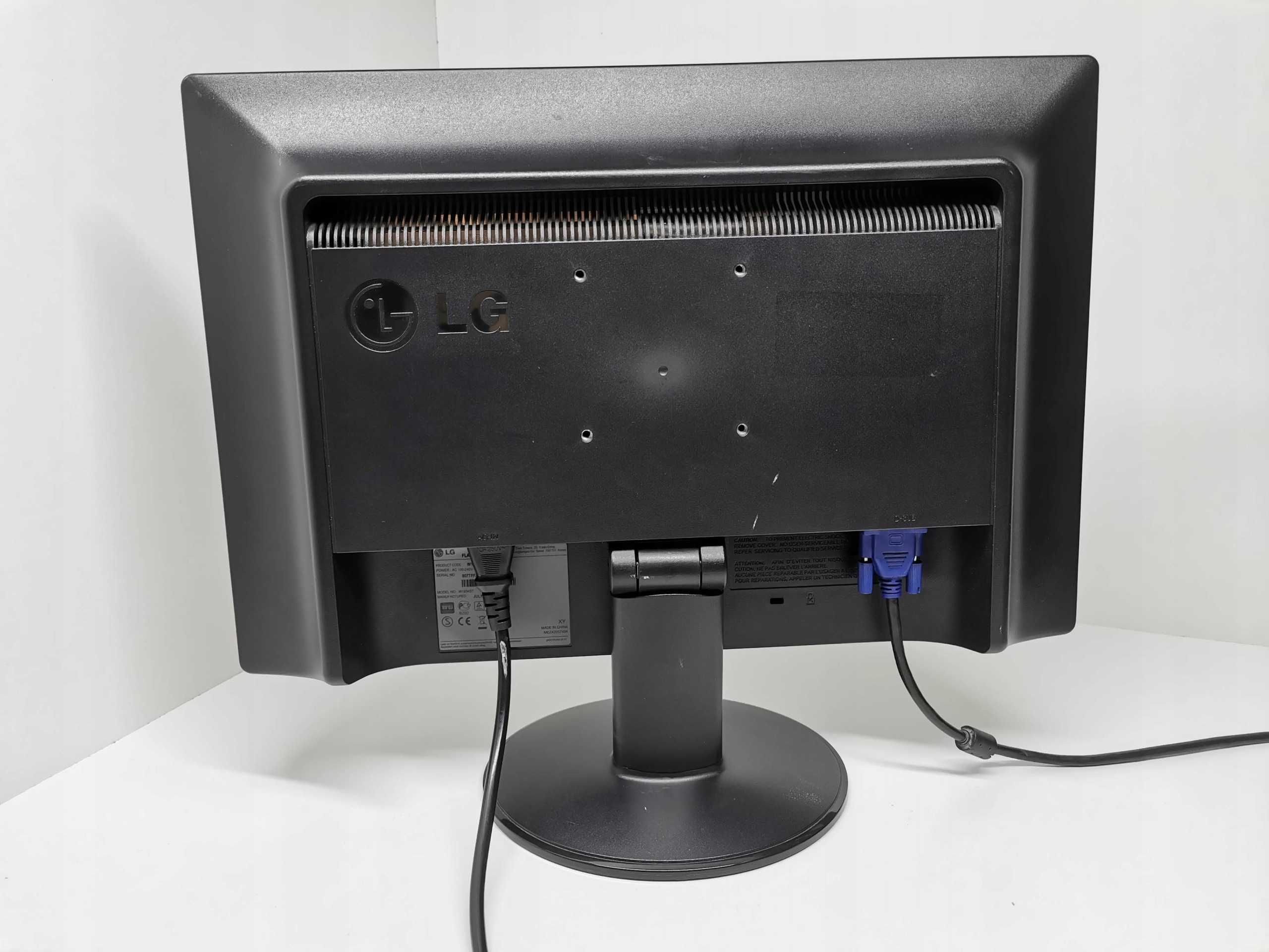 komputer stacjonarny z monitorem LG