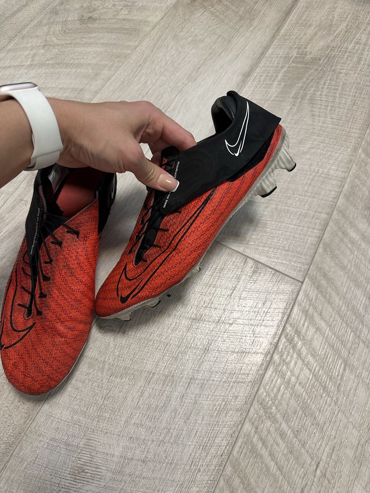 Футбольні бутси, копкі Nike