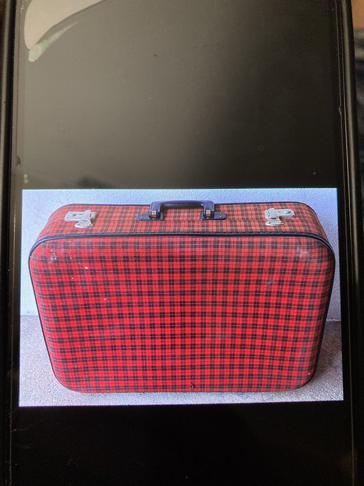 Vendo duas malas de viagem dos anos 70