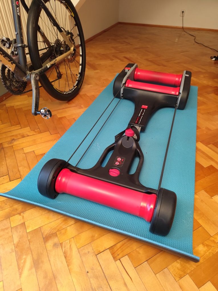 Trenażer rolkowy Elite Quick-Motion