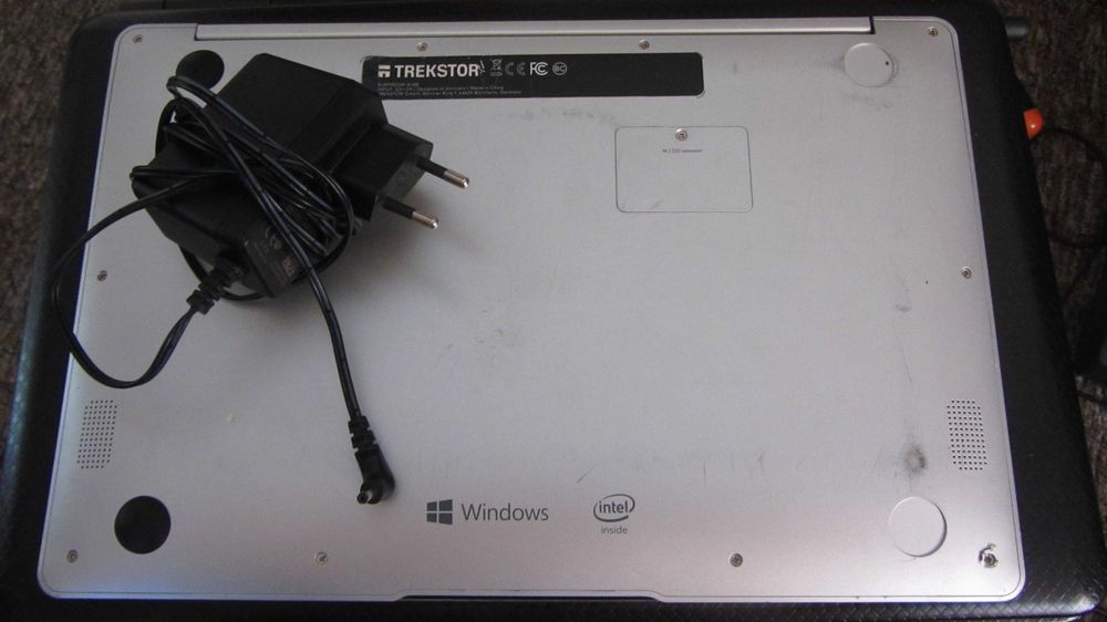 Ноутбук Trekstor Surfbook A13B. На запчастини.