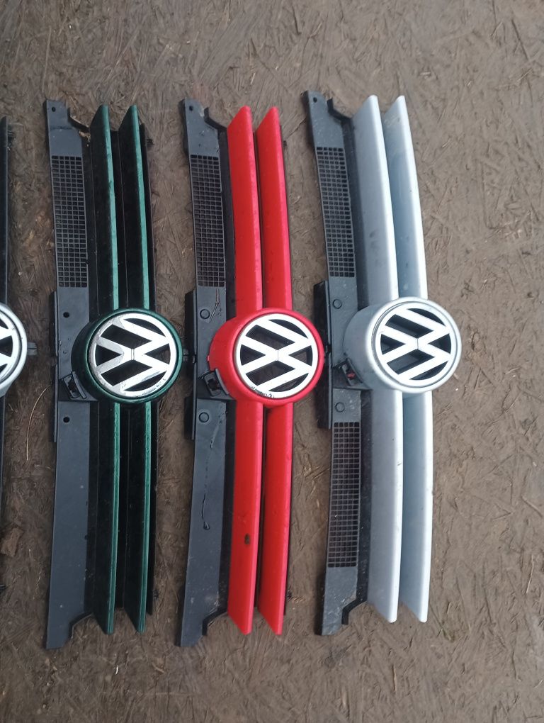 Grill atrapa zderzaka przedniego VW Golf 4 IV
