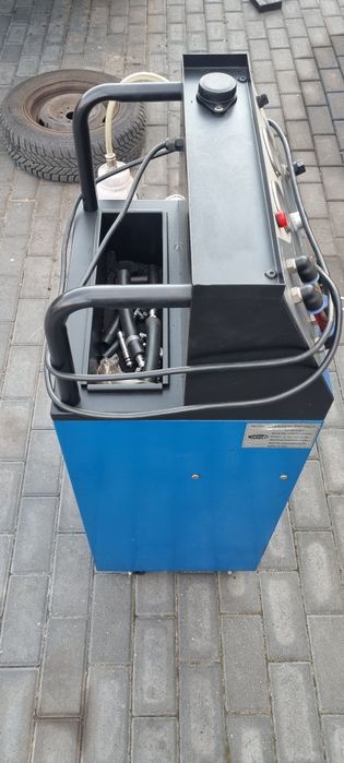 Urządzenie do wymiany oleju w skrzyniach automatycznych