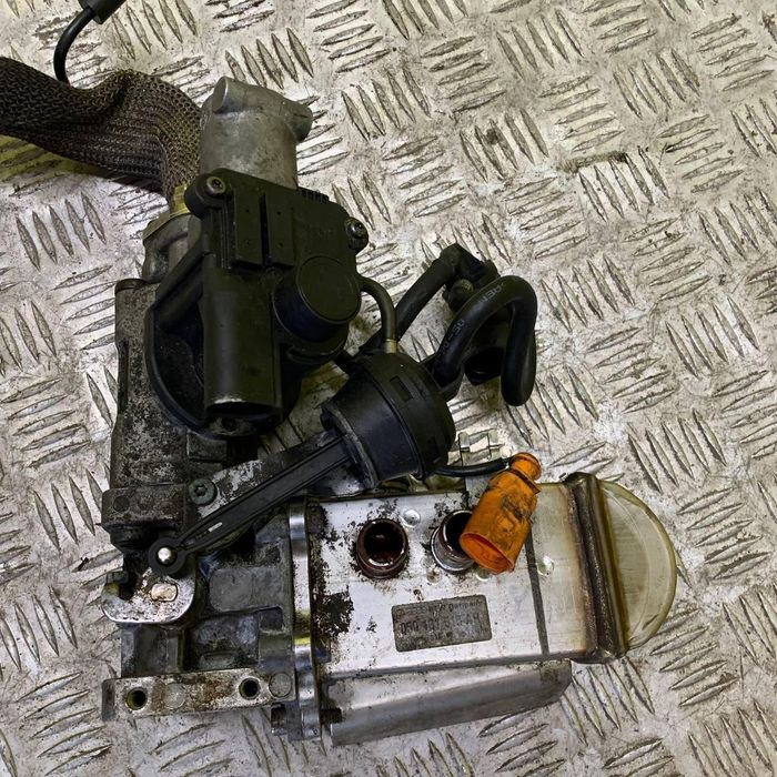 Радіатор системи EGR Audi Q7 Радиатор системы ЕГР Ауди кю7 Ауді к'ю7