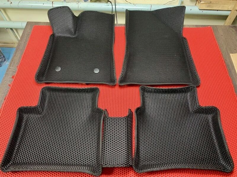 Килимки ЕВА в салон. Eva Коврики автомобільні, виробництво