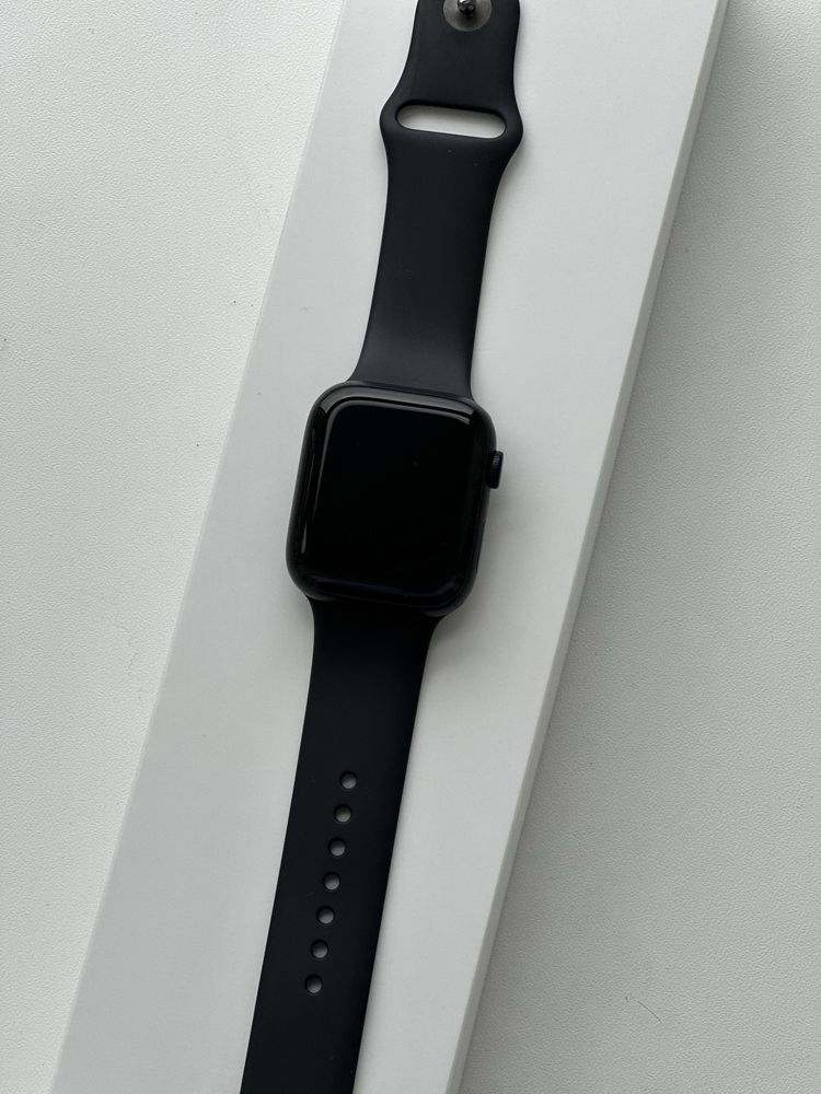 Apple Watch Series 8 45 mm Midnight (black)