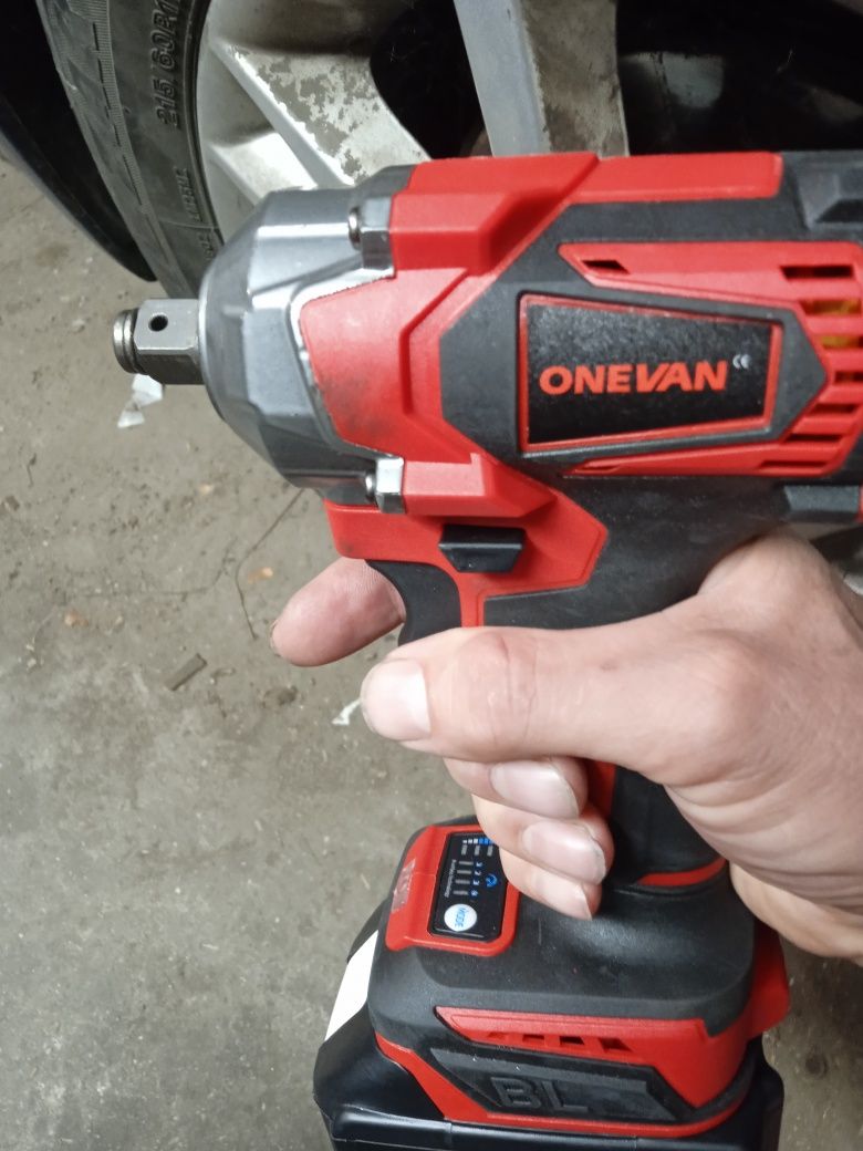 Гайковёрт  ONEVAN 1200n, 1200w, без ак, 2 с ак 2,8