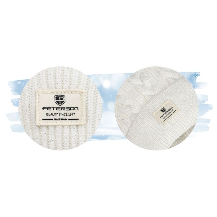 biała czapka zimowa z pomponem w naturalnym odcieniu - peterson