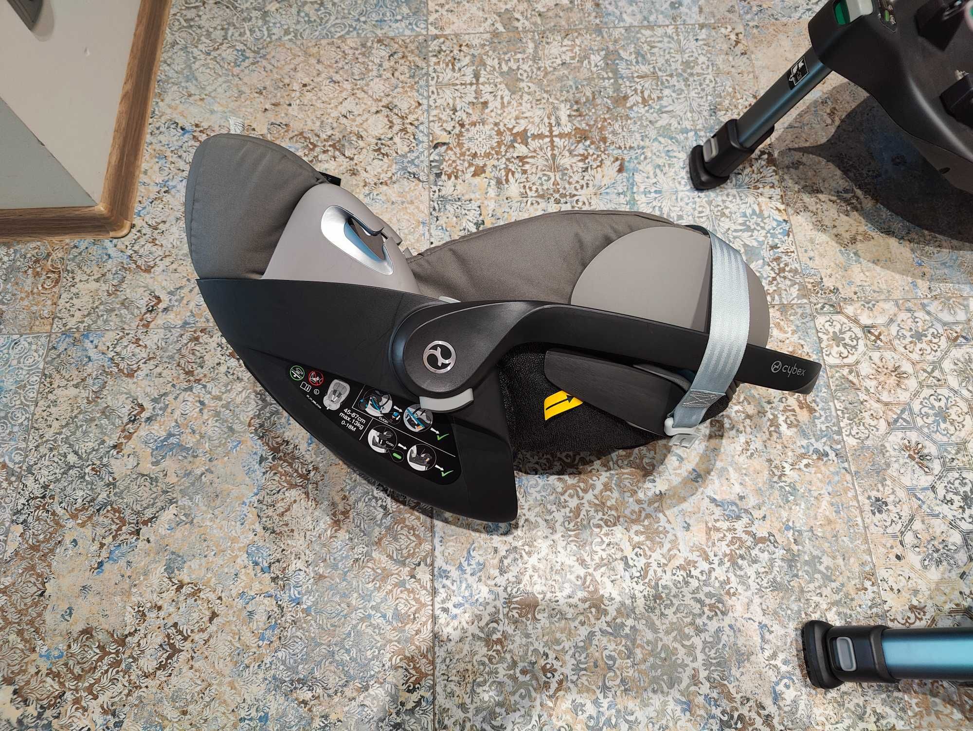 Fotelik Cybex i- Cloud z 2 bazami obrotowymi Cybex Z i-Size