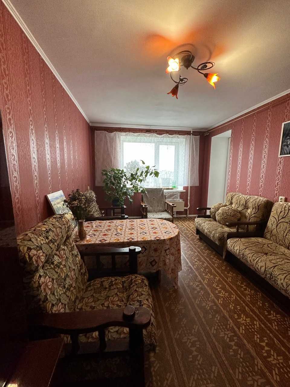 Продам 4 кімн квартиру на пр. Миру,  площа 90кв.м  (власник)