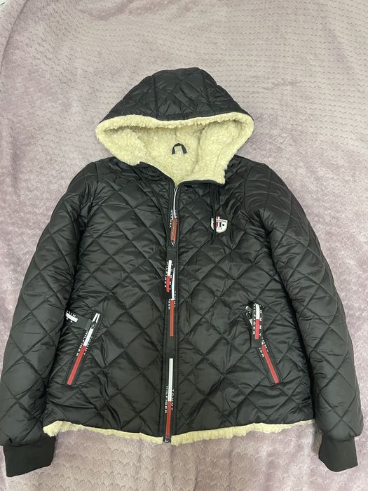 Зимова жіноча куртка