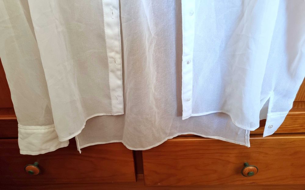 Camisa branca com transparência Bershka, tamanho XS