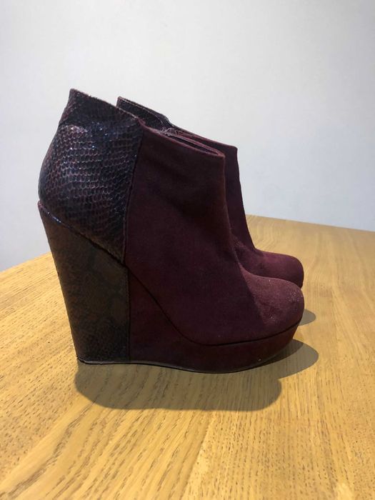 Botins em camurça
