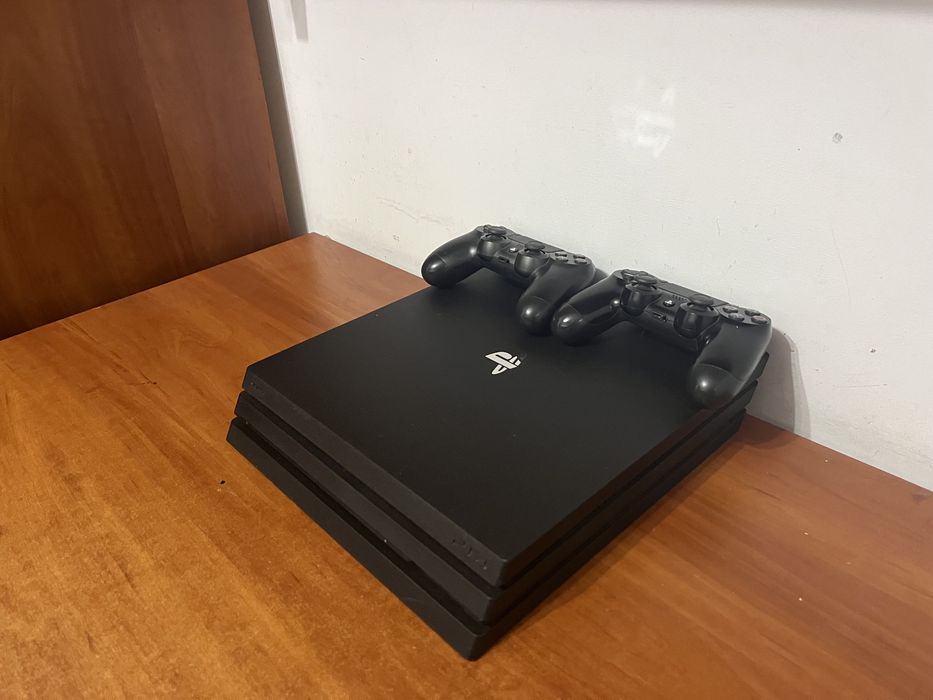 PS 4 на 1 трерабайт б/у стан ідеальний