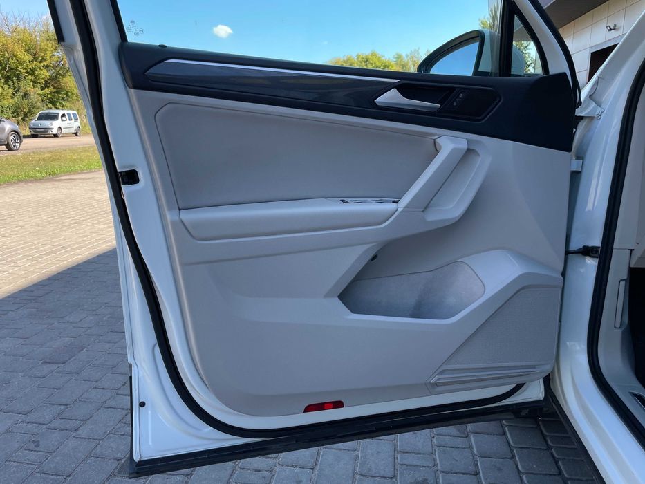Volkswagen Tiguan 2019 2.0 ДИЗЕЛЬ