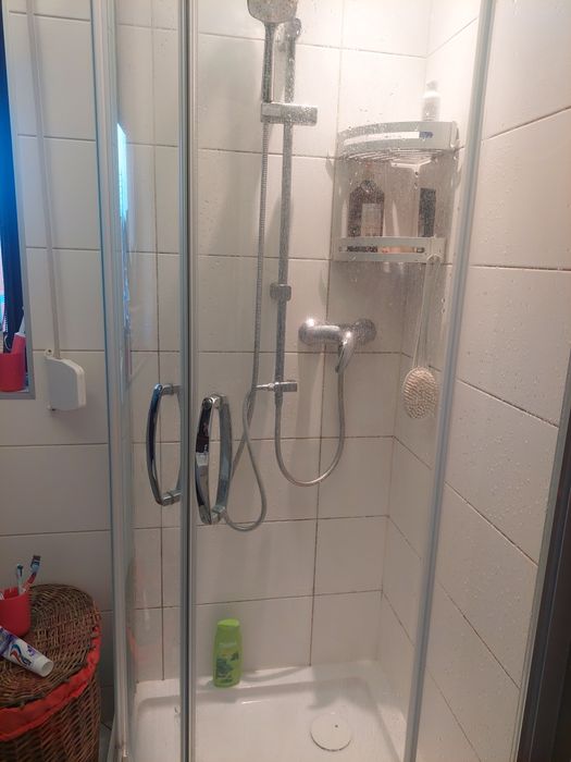 Kabiny prysznicowe półokrągłe