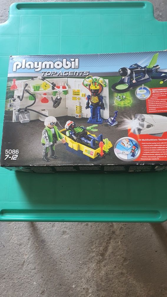 Playmobil laboratorium.