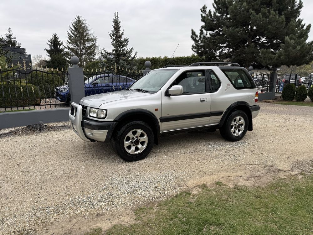Opel Frontera 2.2d 2000r 3 drzwi automat 4x4