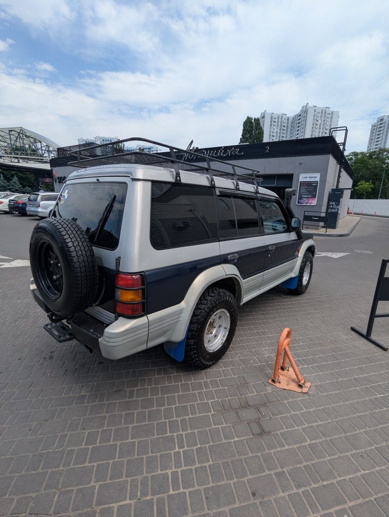 Mitsubishi Pajero 2