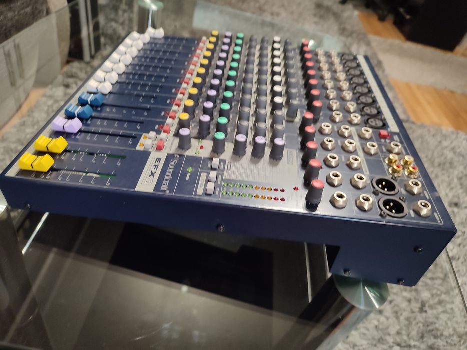 Продается микшер soundcraft EF x8