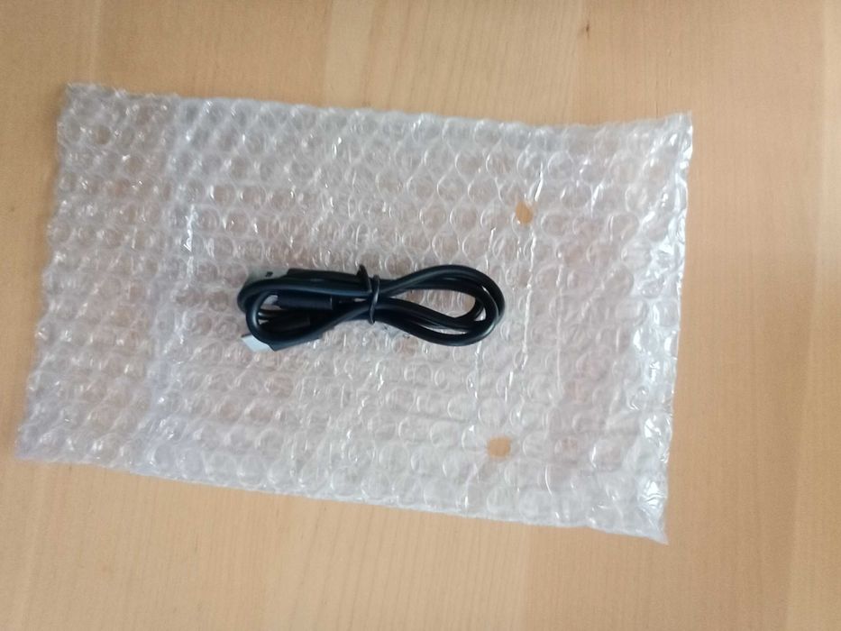 Rádio Lenco solar com manivela