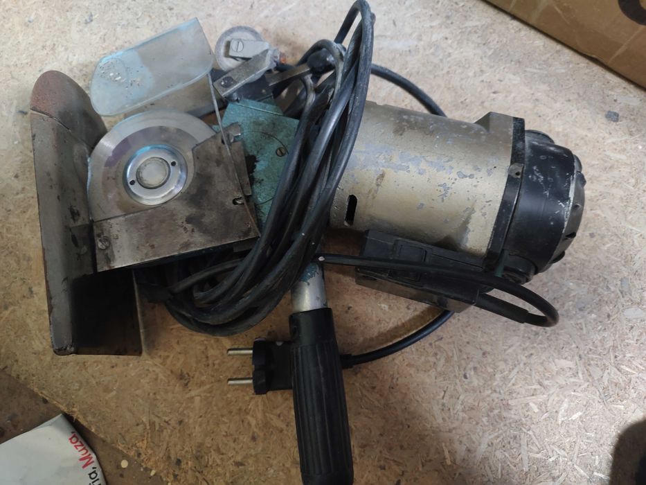 Nóż elektryczny do krojenia tkanin