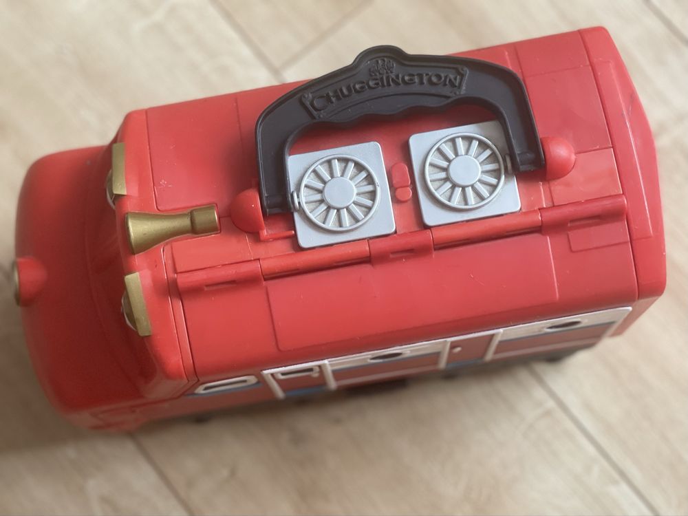 Чаггінгтон (Chuggington) веселі паровозики в кейсі